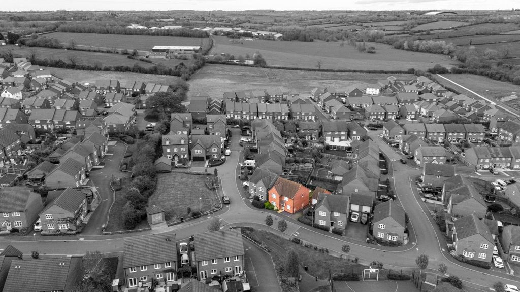 Property photo 2 of 30