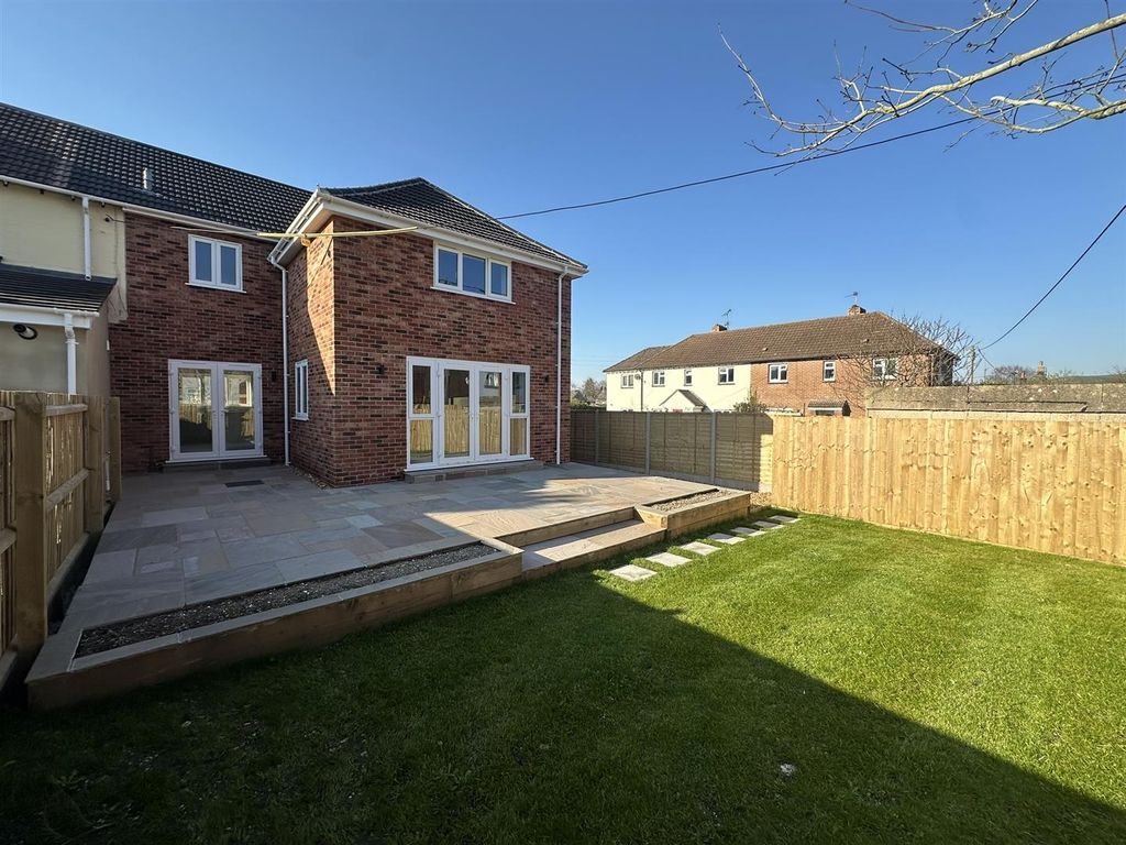 Property photo 3 of 8 Rear