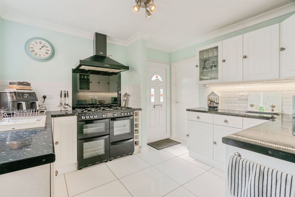 Property photo 3 of 24 Pbox-Img.Jpg
