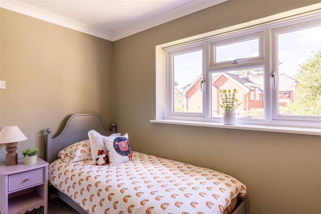 Additional image 31 of 4 bed detached house for saleBeaufort Close, Reigate RH2