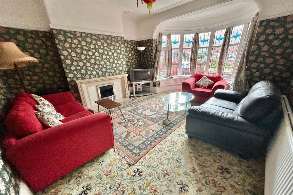 Property photo 3 of 15 Living Room