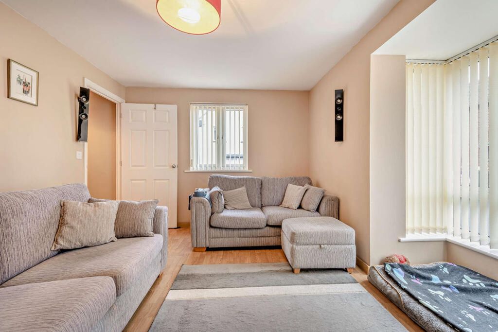 Property photo 2 of 16