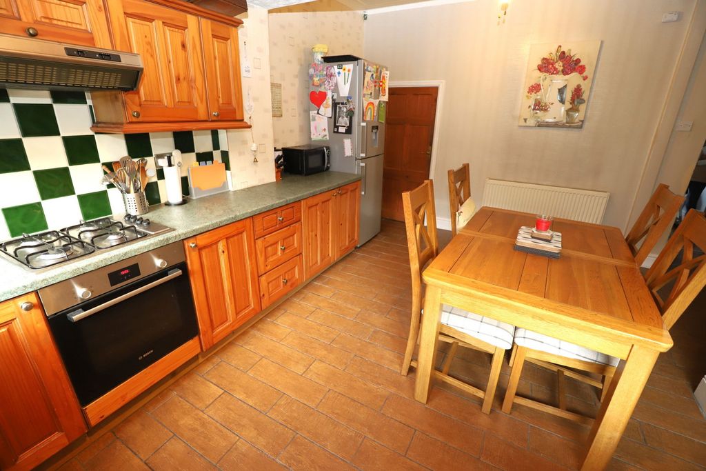Property photo 3 of 25