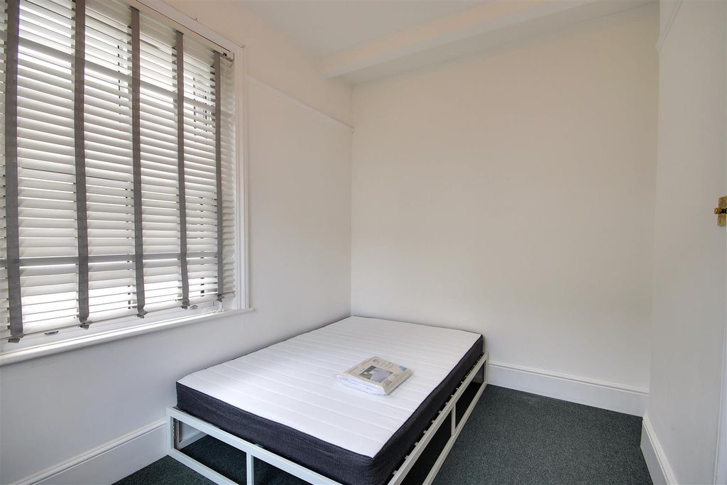 Property photo 1 of 9 R2.Jpg