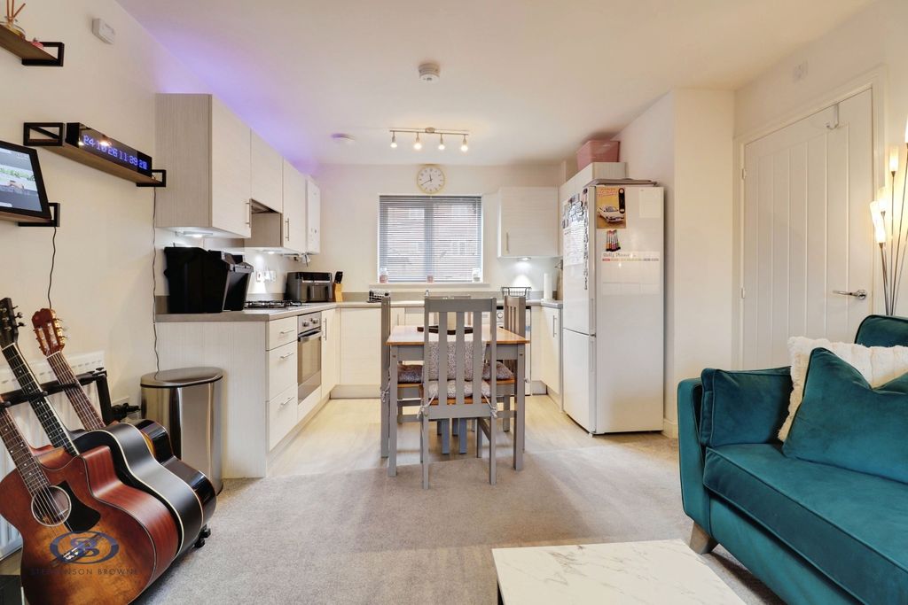 Property photo 3 of 12 Pbox-Img.Jpg