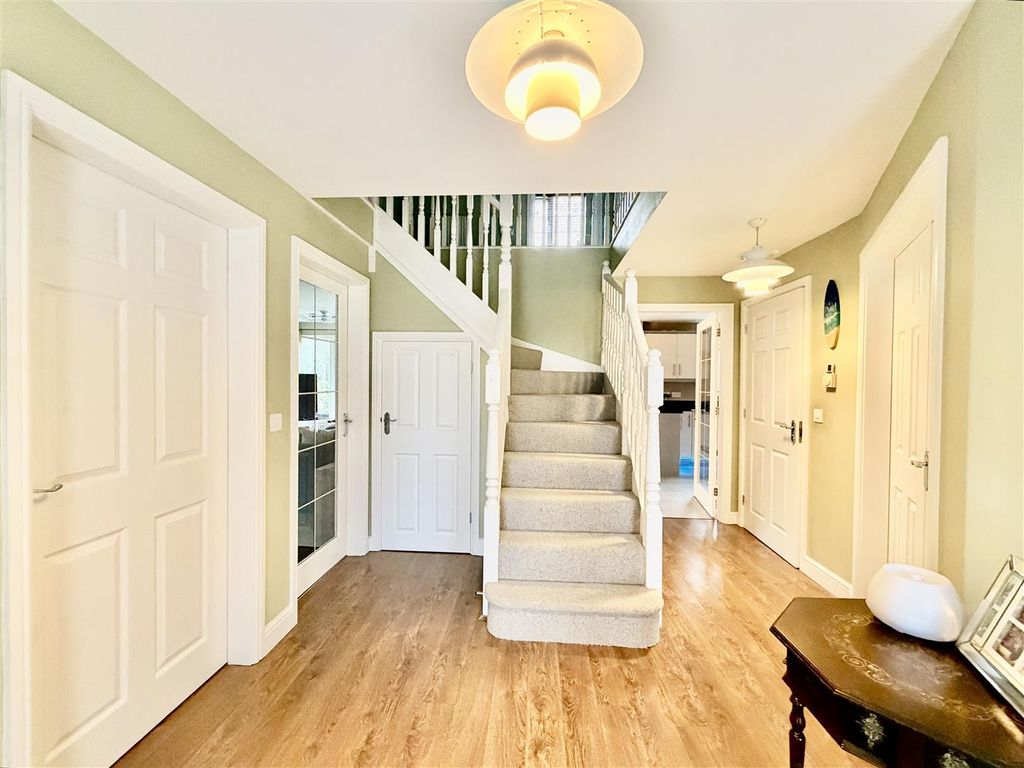 Property photo 3 of 33 3