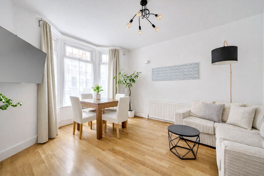 Property photo 2 of 21 Picture No. 31