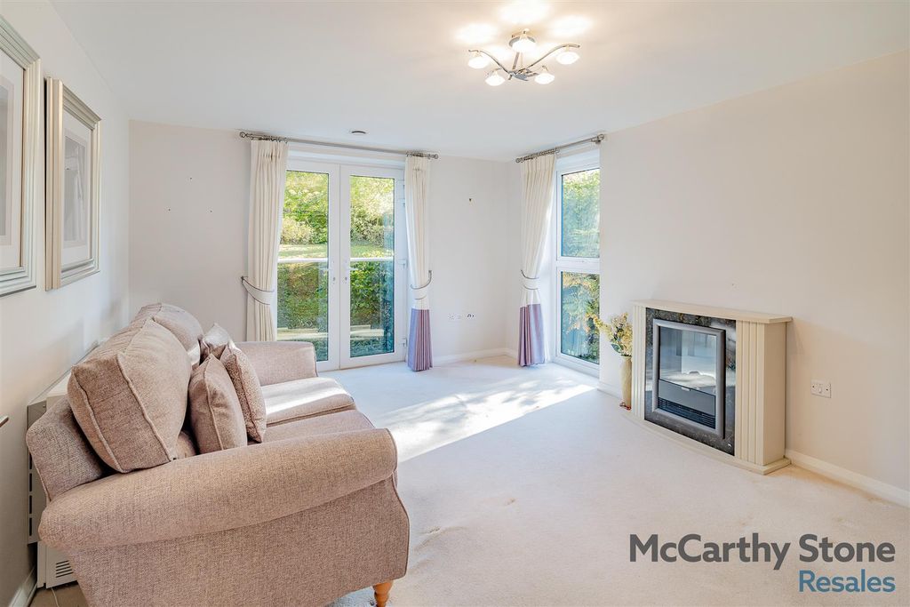 Property photo 2 of 12 8664012-Interior01.Jpg