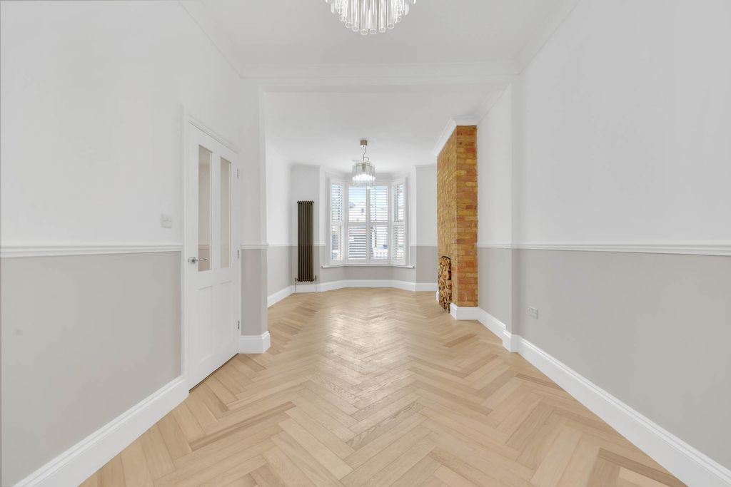 Property photo 3 of 30