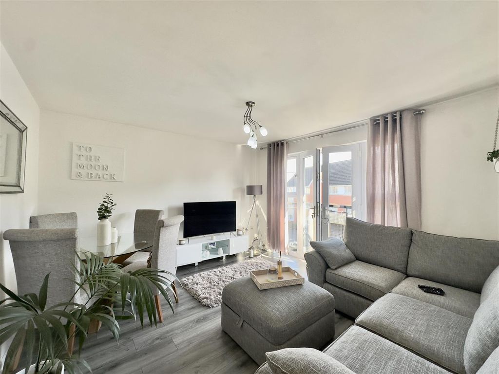 Property photo 2 of 12 2
