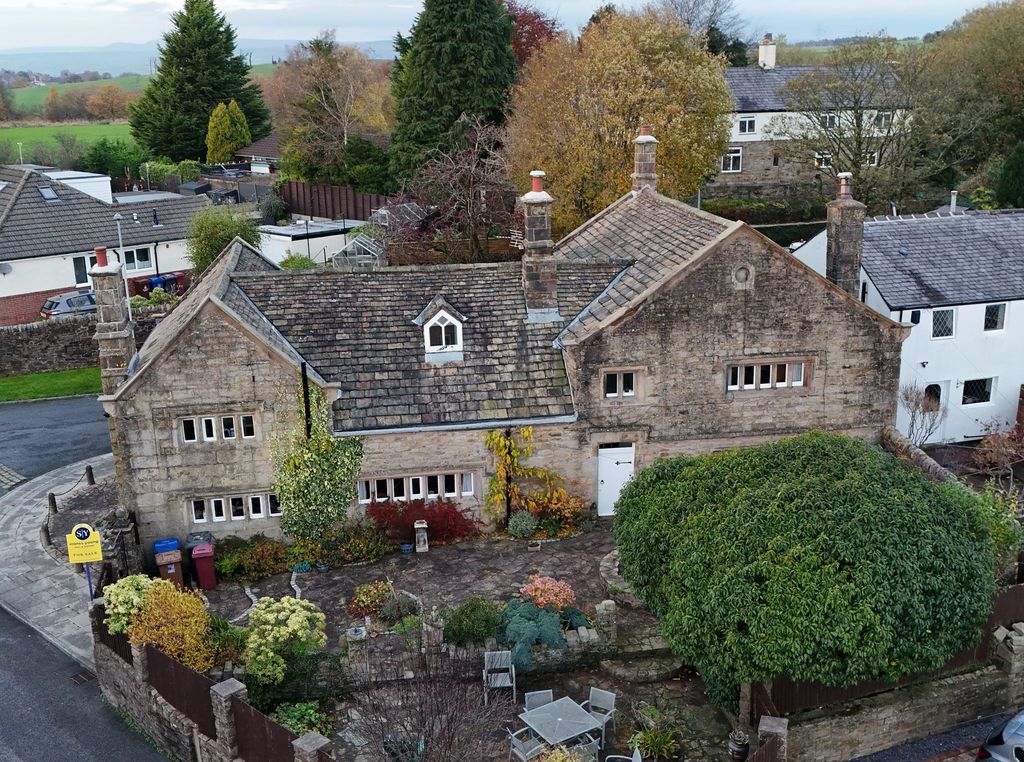 Property photo 1 of 28