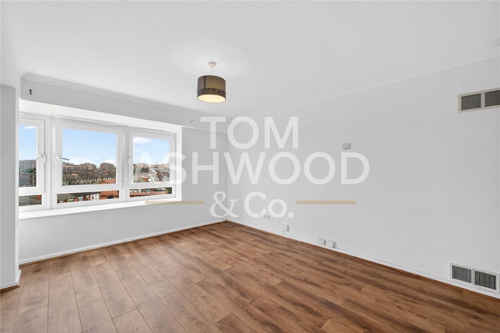 Property photo 3 of 10 Picture No. 34