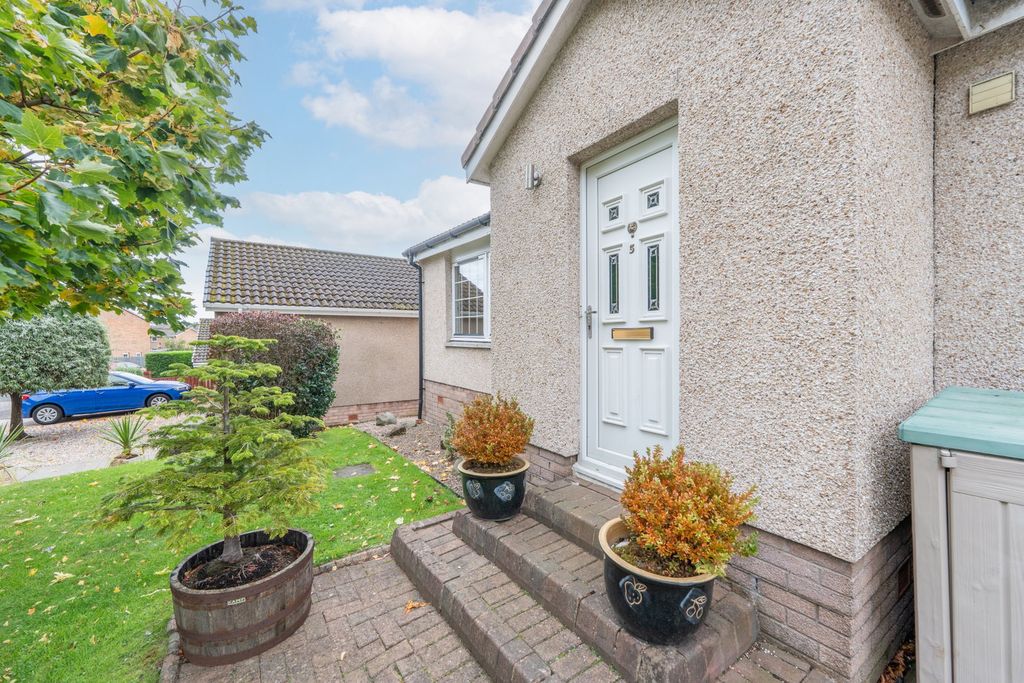Property photo 3 of 30
