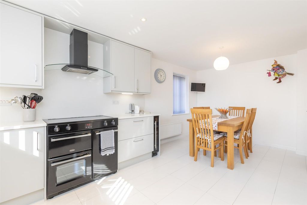 Property photo 2 of 38 1Cottonclose-15.Jpg