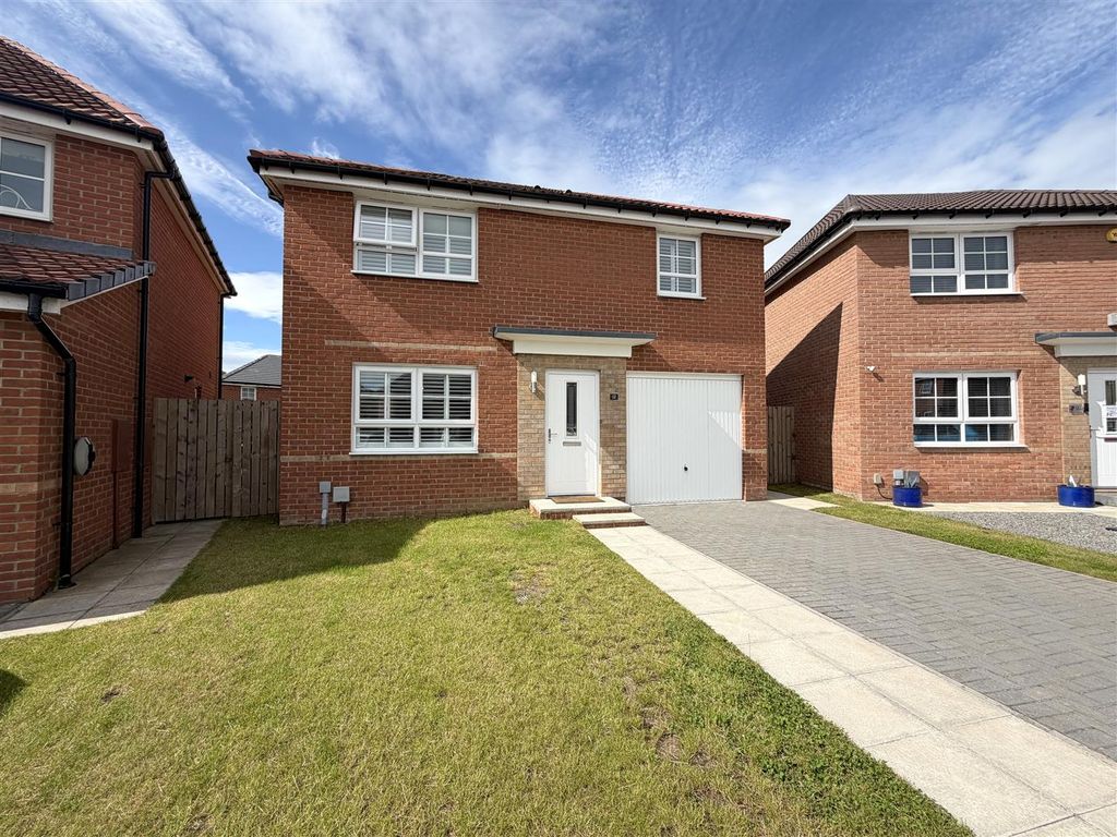 Property photo 1 of 17 Externally