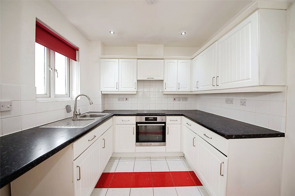 Property photo 2 of 12 Picture No. 16