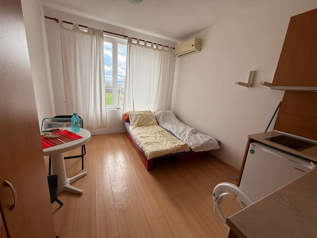 Property photo 2 of 8