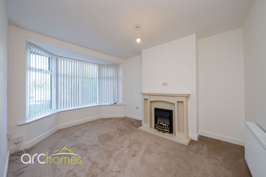 Property photo 2 of 25
