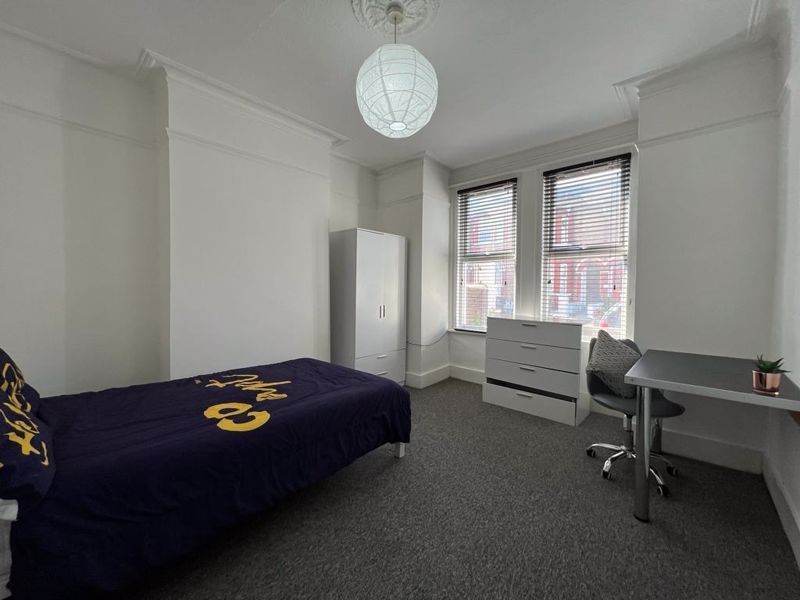 Property photo 1 of 11 Photo 13