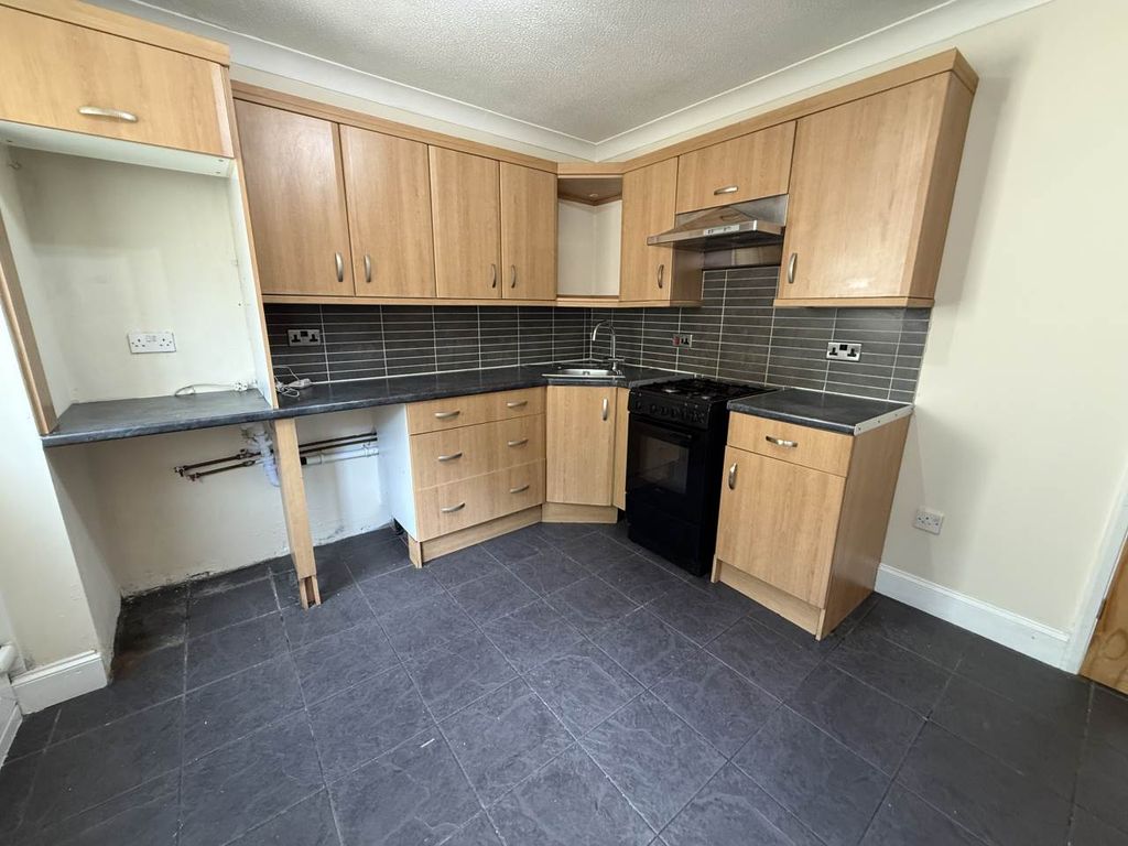 Property photo 2 of 13 Kitchen