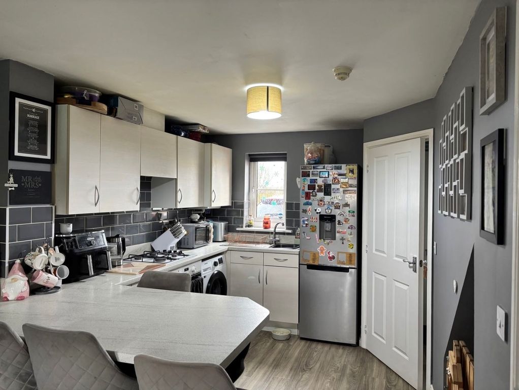 Property photo 2 of 16 Kitchen