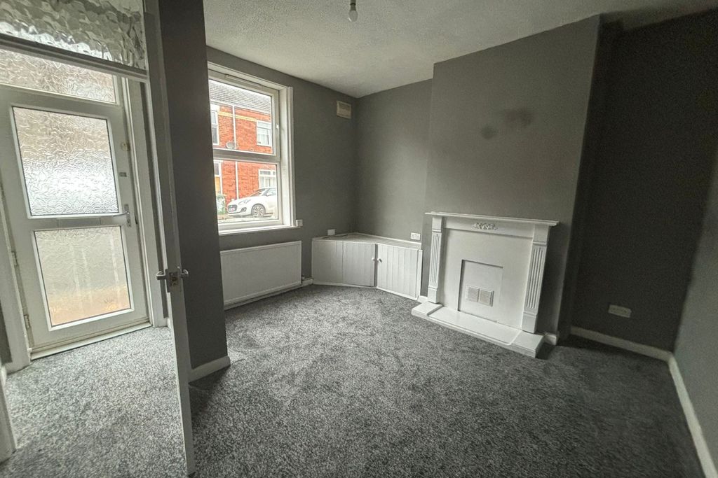 Property photo 2 of 6 Lounge