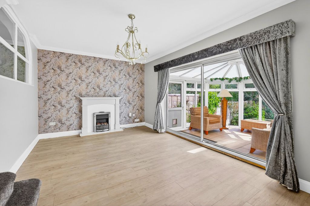 Property photo 3 of 26