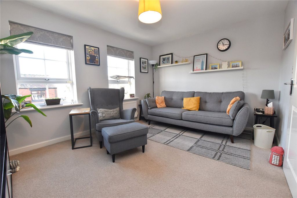 Property photo 2 of 22 Picture No. 31