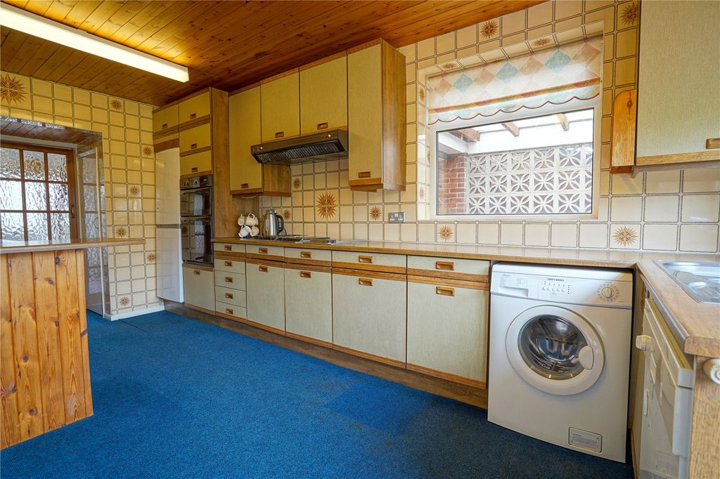 Property photo 2 of 16 Picture No. 10