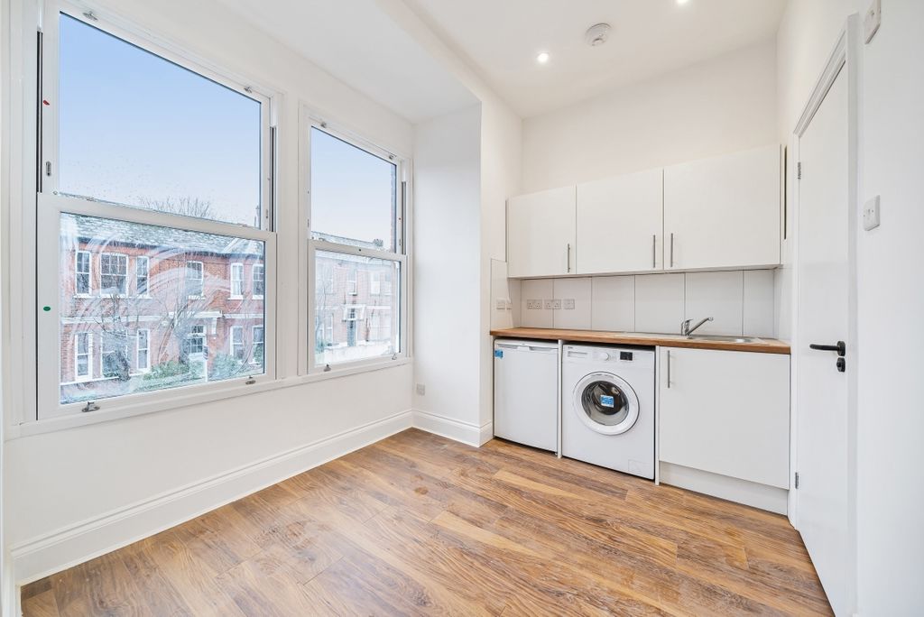 Property photo 3 of 6 1078993 (3)