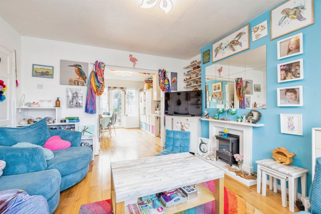 Property photo 2 of 17