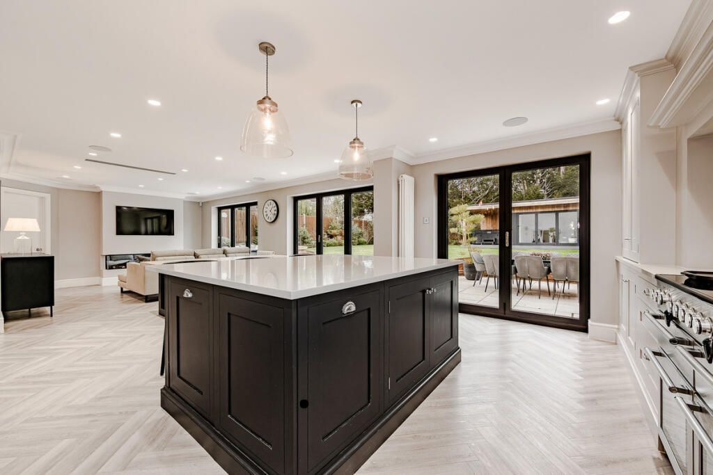 Property photo 2 of 38