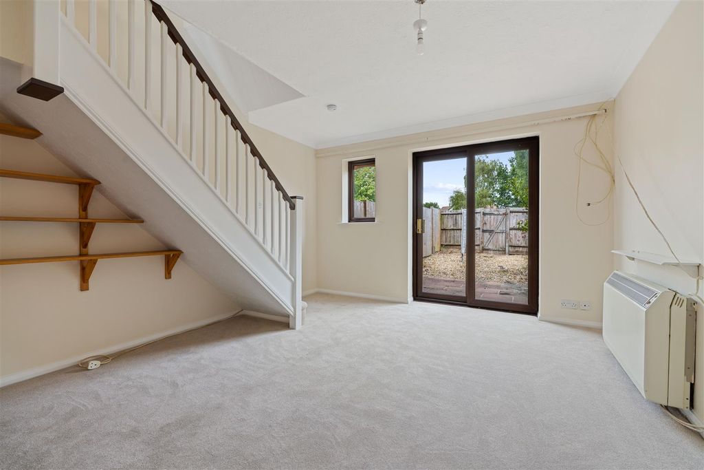 Property photo 3 of 6 Living / Dining Room