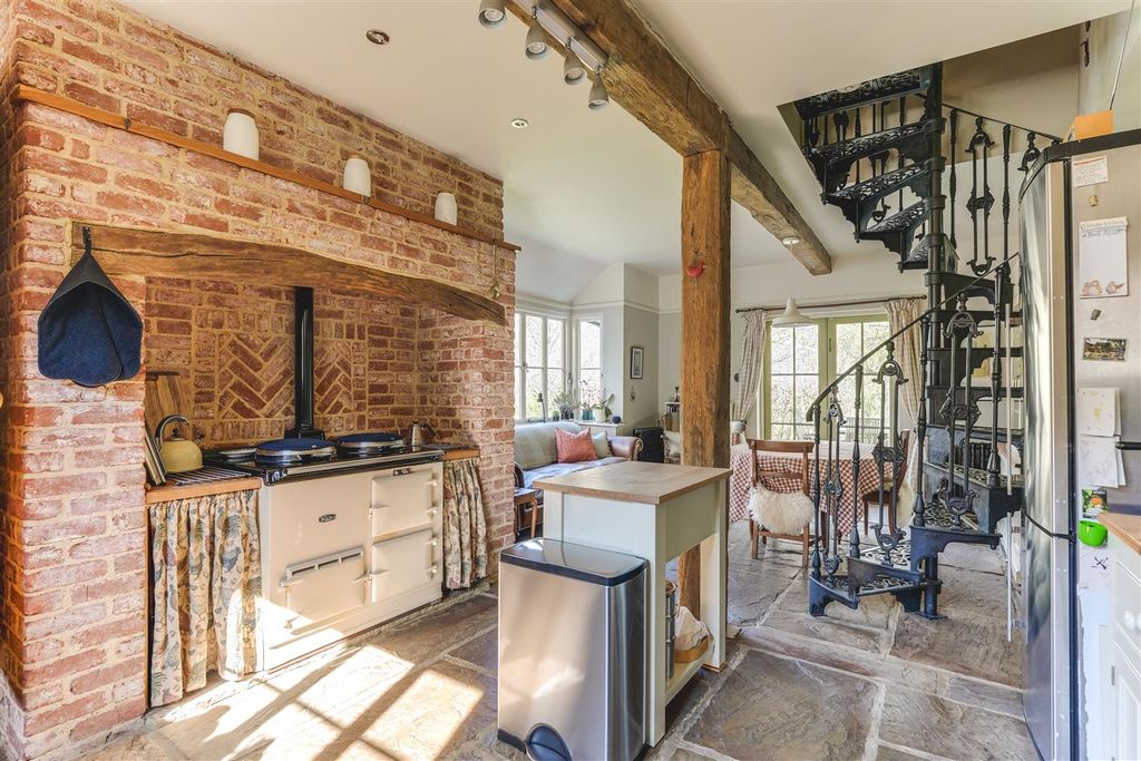 Property photo 2 of 38