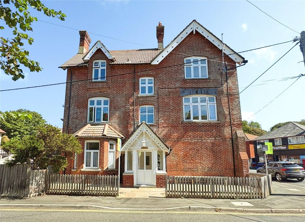 Property photo 1 of 10 Front