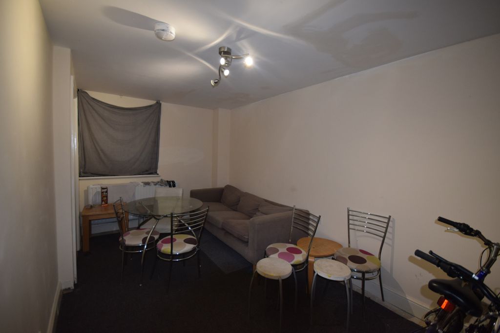 Property photo 2 of 6 Downstairs Lounge