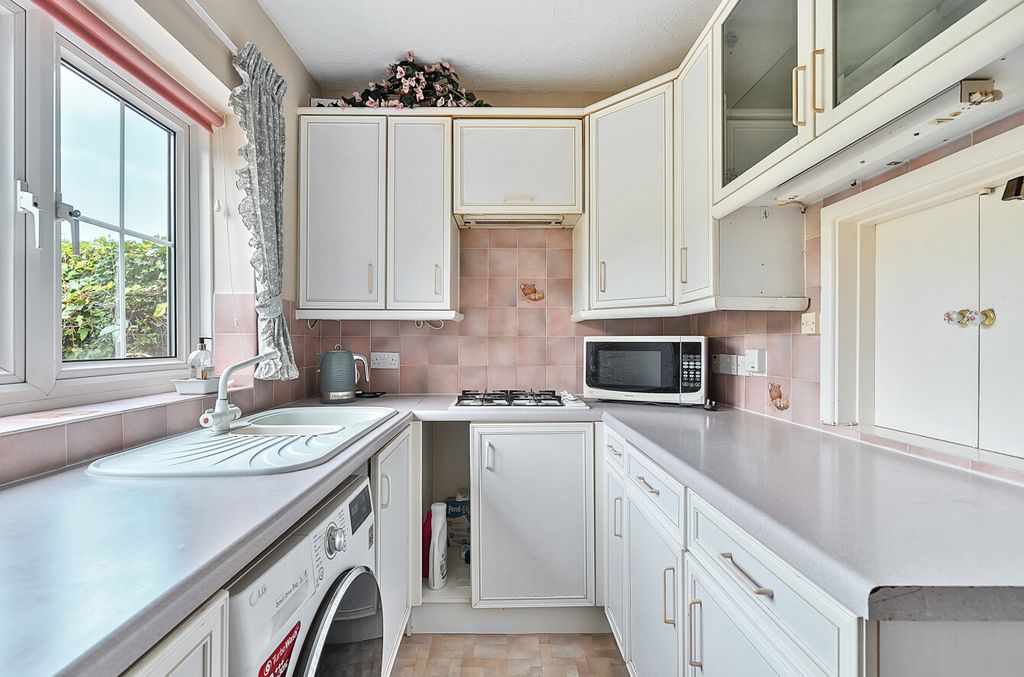 Property photo 2 of 13 1329990-22-688350...