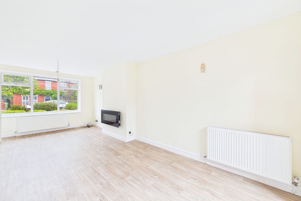 Property photo 2 of 10 Living/Dining Room