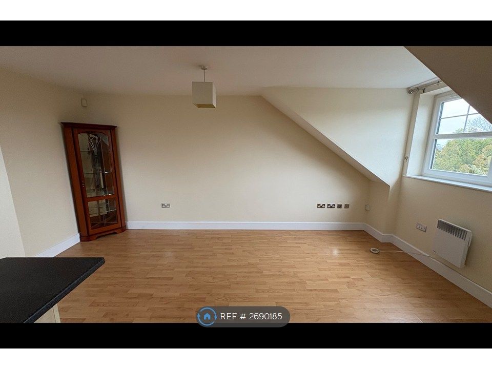 Property photo 1 of 16 Living Room