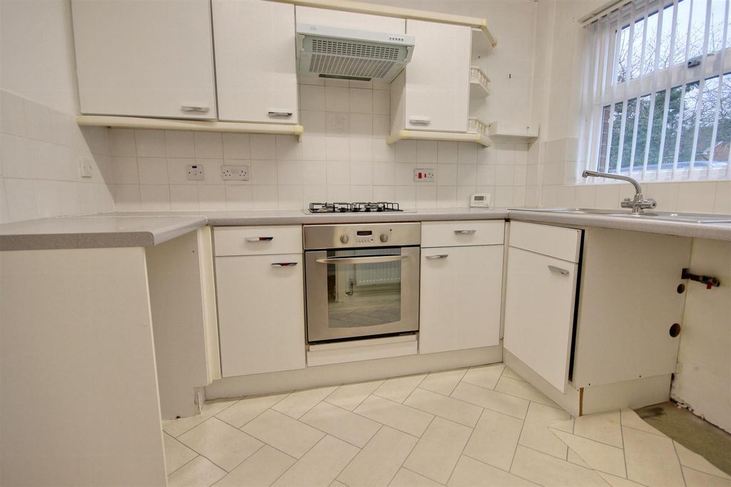 Property photo 2 of 11 Img_0010-Img_0012_Lzn.Jpg