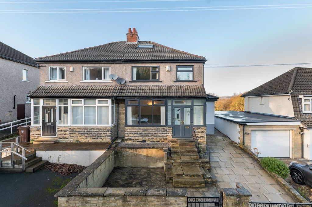 Property photo 2 of 56