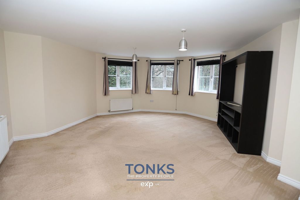 Property photo 3 of 19