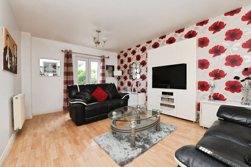 Property photo 2 of 24