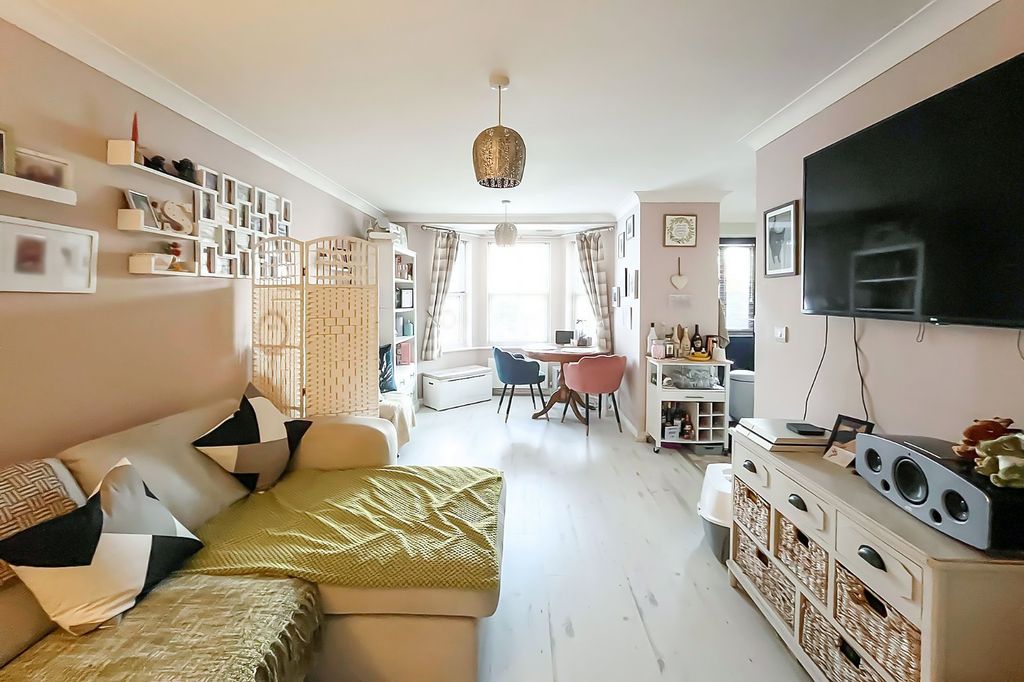 Property photo 2 of 12 Picture No. 05