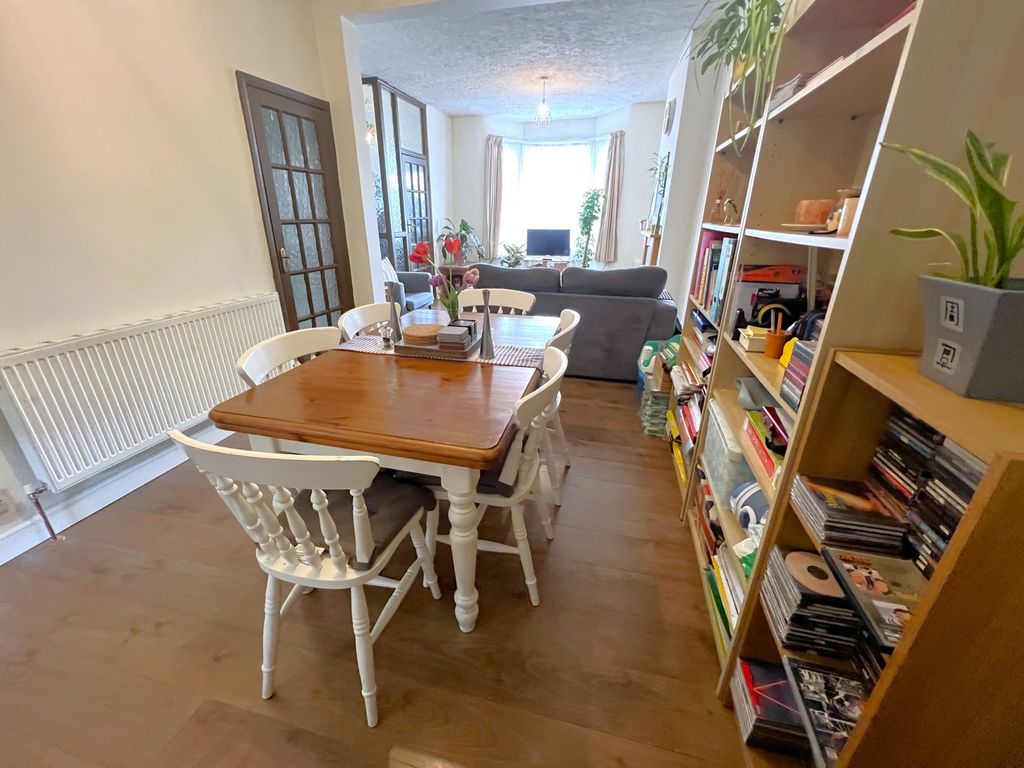 Property photo 3 of 20 Photo 12