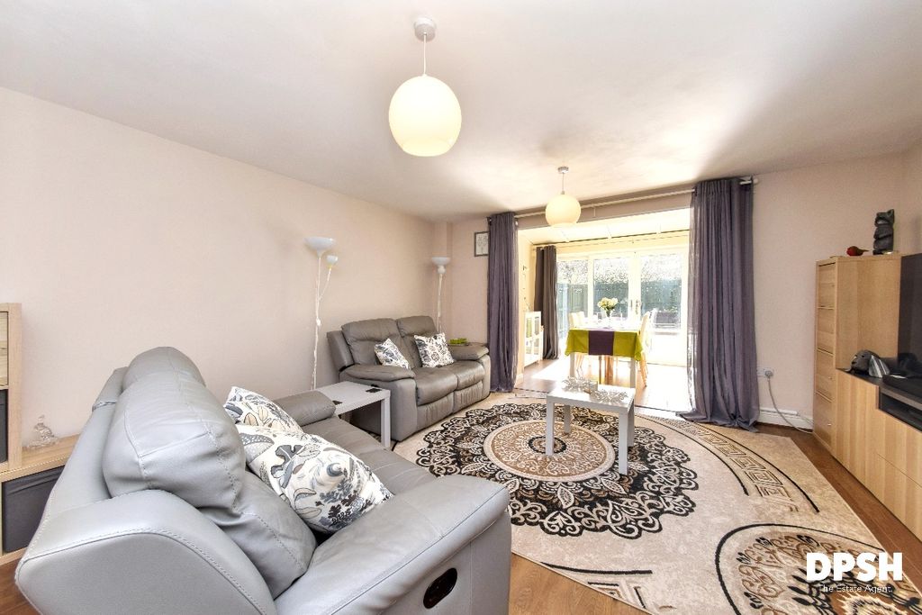 Property photo 2 of 26