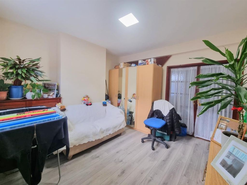 Property photo 2 of 9 Sitting Room