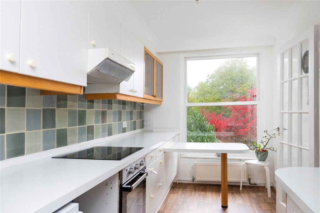 Property photo 2 of 10 Kitchen