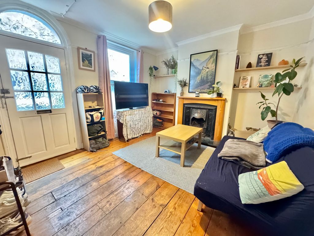 Property photo 2 of 12 Image