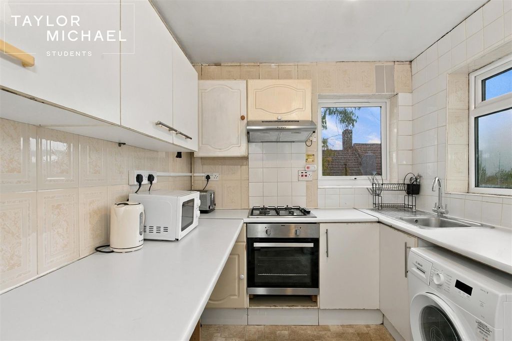 Property photo 2 of 16 Kitchen